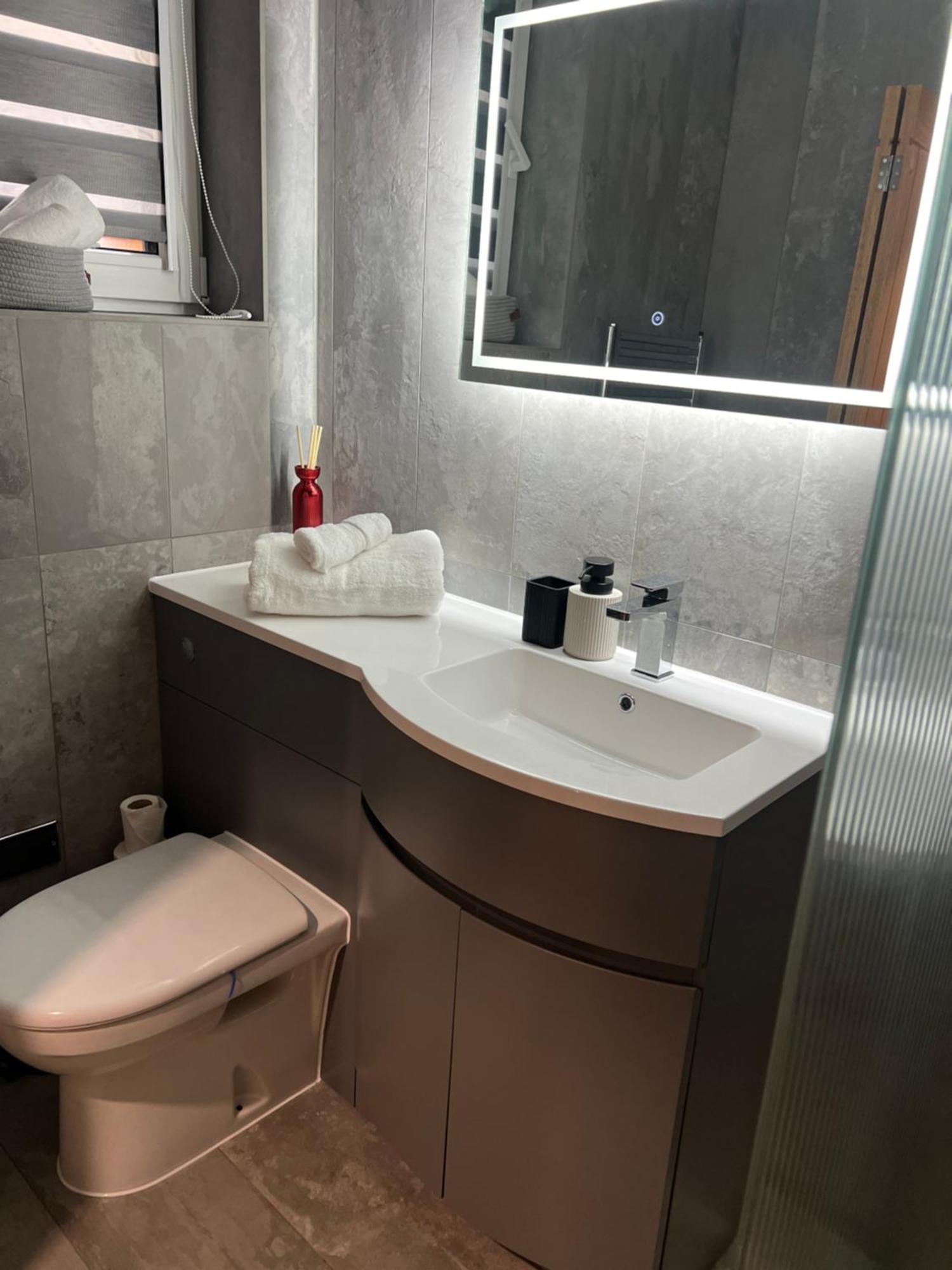 New Built Cosy Apartment Within Walking Distance Of Churchill Hospital 옥스퍼드 외부 사진