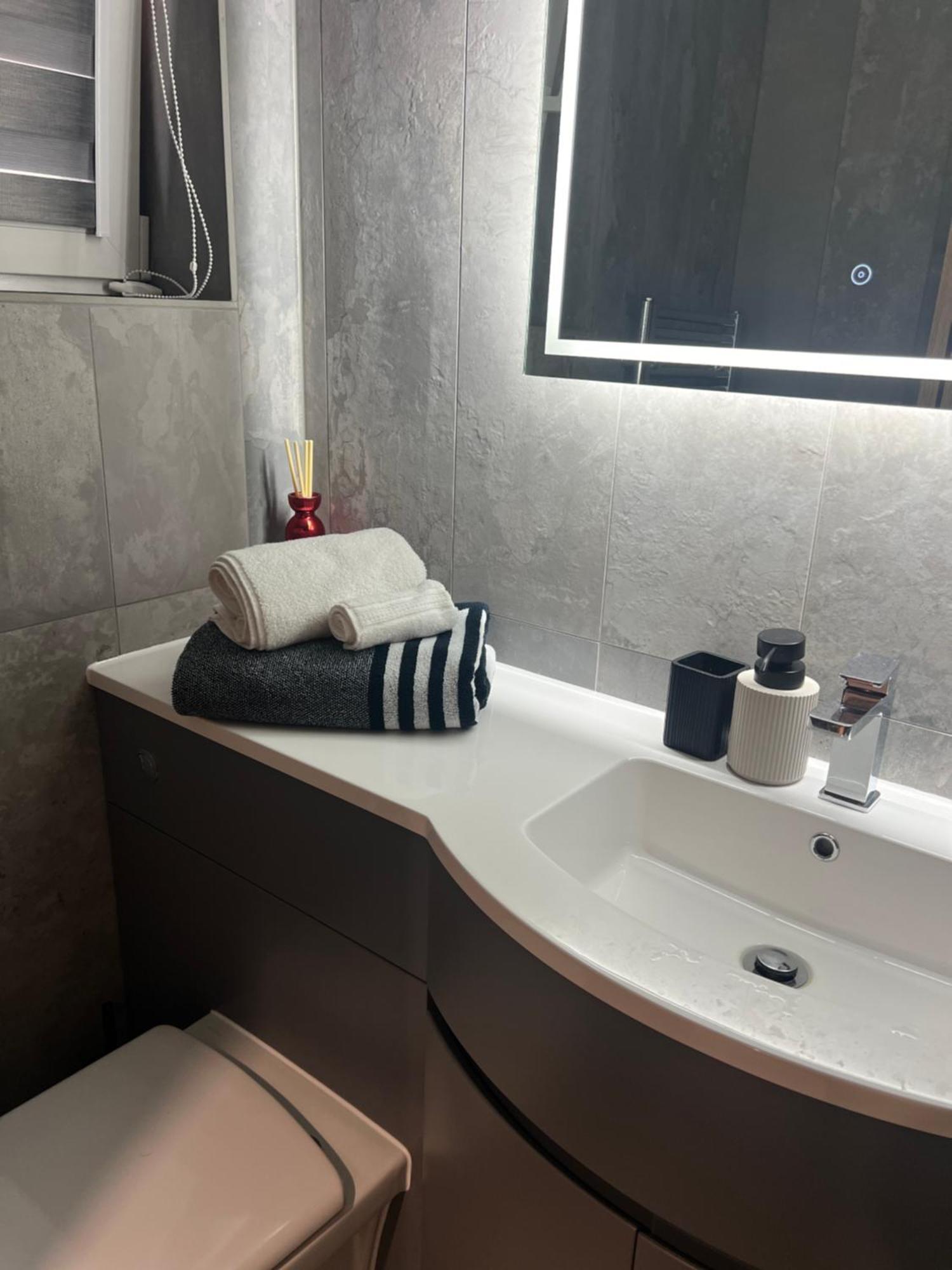New Built Cosy Apartment Within Walking Distance Of Churchill Hospital 옥스퍼드 외부 사진