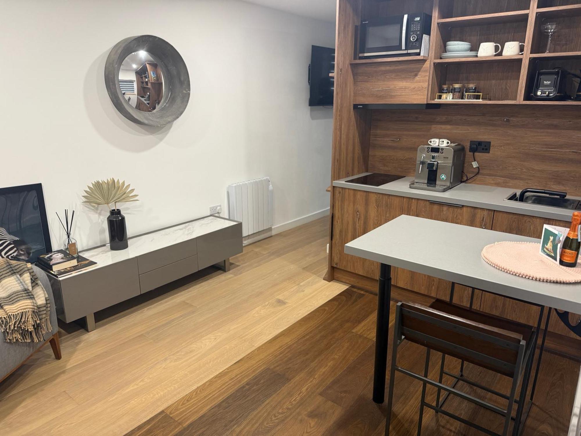 New Built Cosy Apartment Within Walking Distance Of Churchill Hospital 옥스퍼드 외부 사진